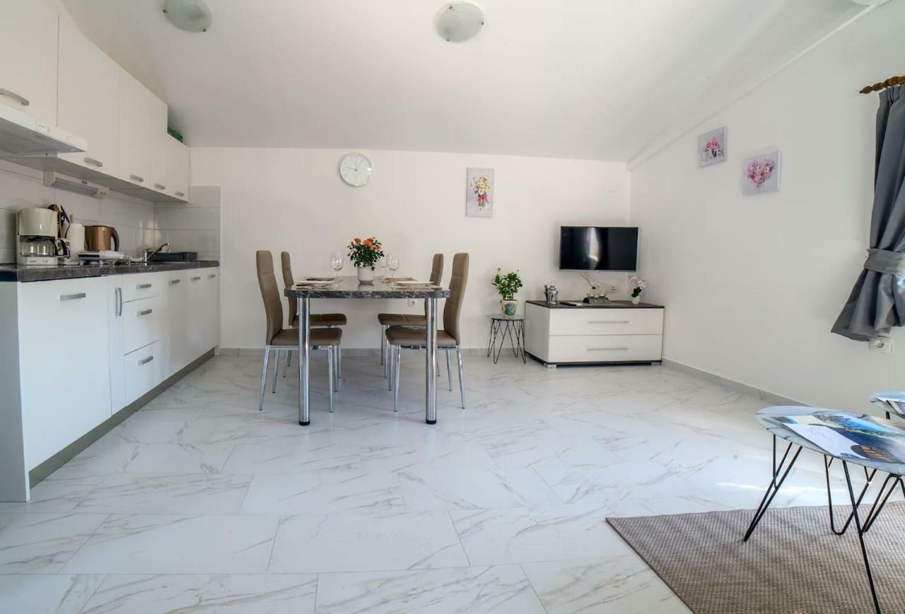 Apartment Podini Brseč Exteriör bild